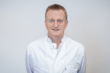 Prof. Dr. Jürgen Pache, Chefarzt Kardiologie & Innere Medizin im Benedictus Krankenhaus Tutzing