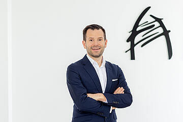 Akms Julian Schwaller